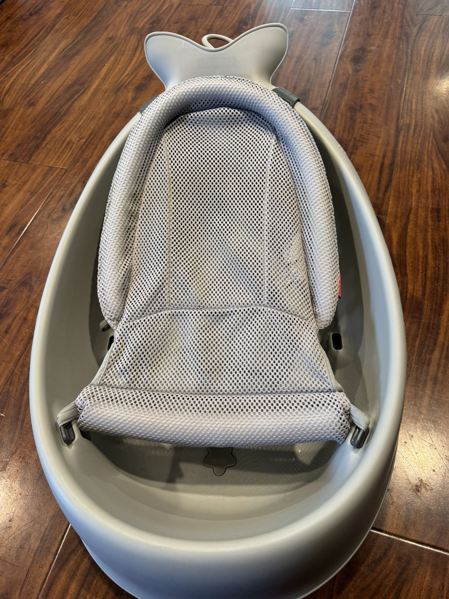 Skip Hop Moby Smart Sling Bath Tub