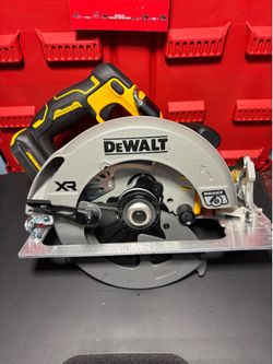 New Dewalt 20v XR circular saw 7 1/4 no less than $120 firm