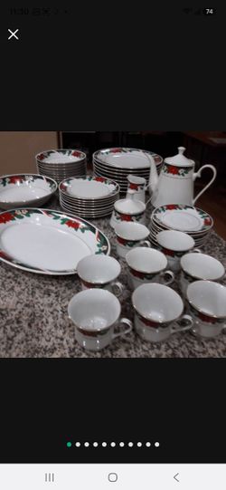 Deck The Halls China Set For Xmas 45 Pieces