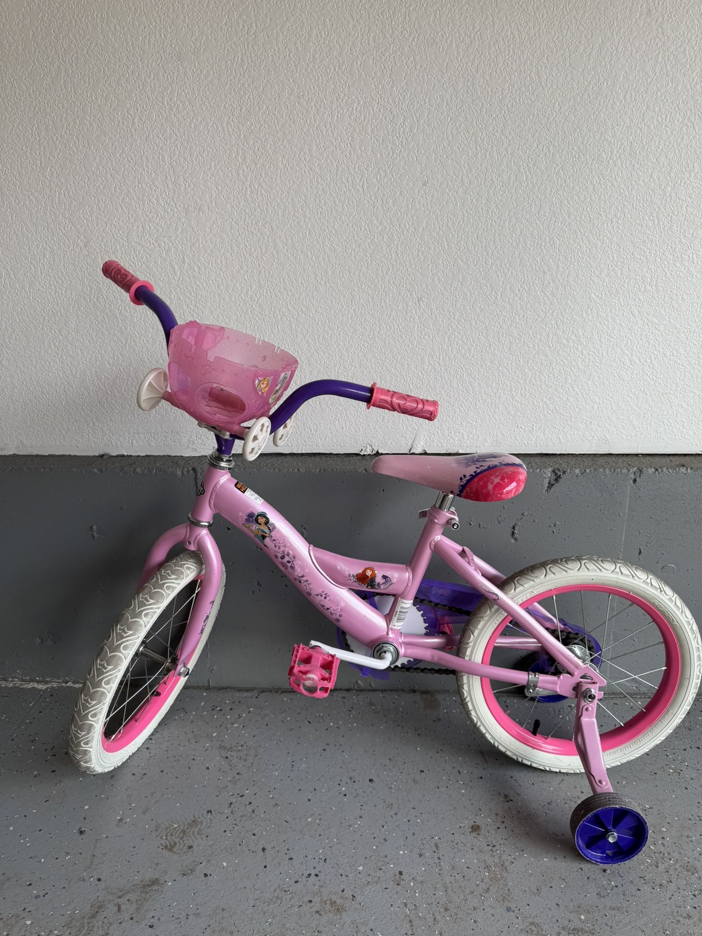 Disney Princesses bike for kids aged 4–6 years with training wheels