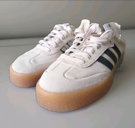 BRAND NEW Adidas Women's Samba 9.5 - midnight blue & sand w/gumbottoms