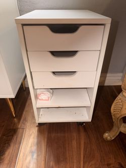 Small ikea table with drawers