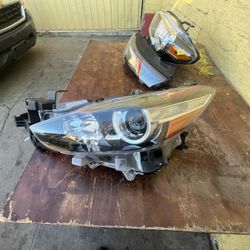 2017-2018 Mazda 3 Driver Headlight