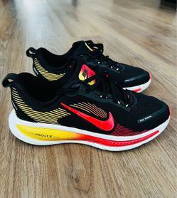 Amazing Kids Nike Sneakers Vomero 18 like New