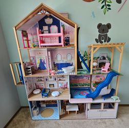 Kid Kraft doll house