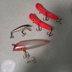Lot Of 4 Vintage Fishing Lures