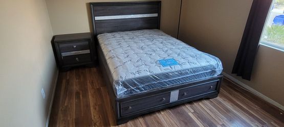 Brand New 5 Pcs Bedroom Set Queen Bed, 1 Night, Dresser, Mirror & Matt $1199