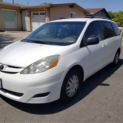 2006 Toyota Sienna LE