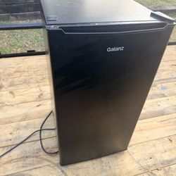 GALANZ 3.3CU MINI FRIDGE