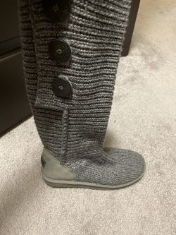 Ugg sweater boots size 8