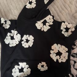 demin tear black and white for 80