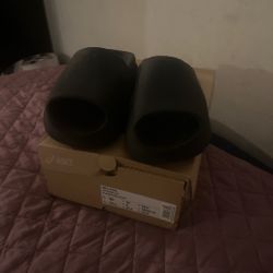 Yezzy slides 001