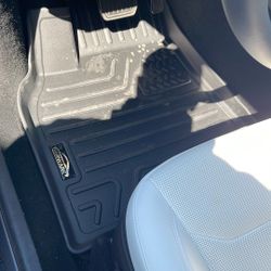 NIB Tesla Floor Liners For model Y