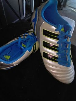 Adidas Predator Cleets size 6