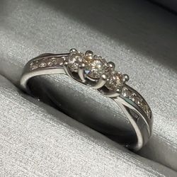 Ring From Zales, Size 7.5 $ 300