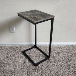 Rustic Style Gray Metal and Wooden C-Shaped End Table/Accent Table/Plant Stand