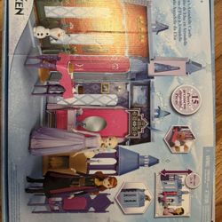 Frozen Castle And Dolls