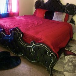 Upholstered Bling king Frame 