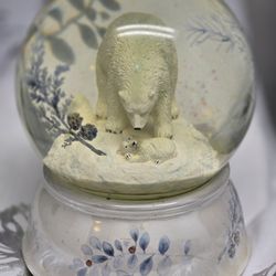 PFALTZGRAFF Winter Frost Collection Musical Snowglobe Polar Bear And Cub