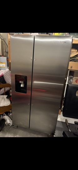 Whirlpool 24.6 Side By Side Fridge