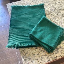 Table Place Mats And Napkins 
