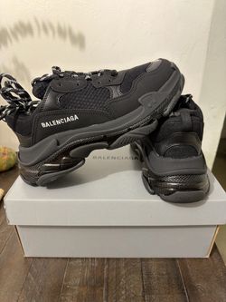 Balenciaga triple S. NO LED