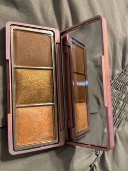 Cheek Illuminating
