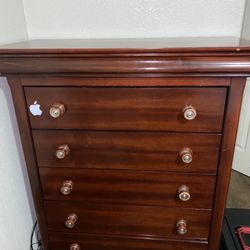 Dresser / Nightstand 