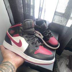Air Jordan 1 Mid