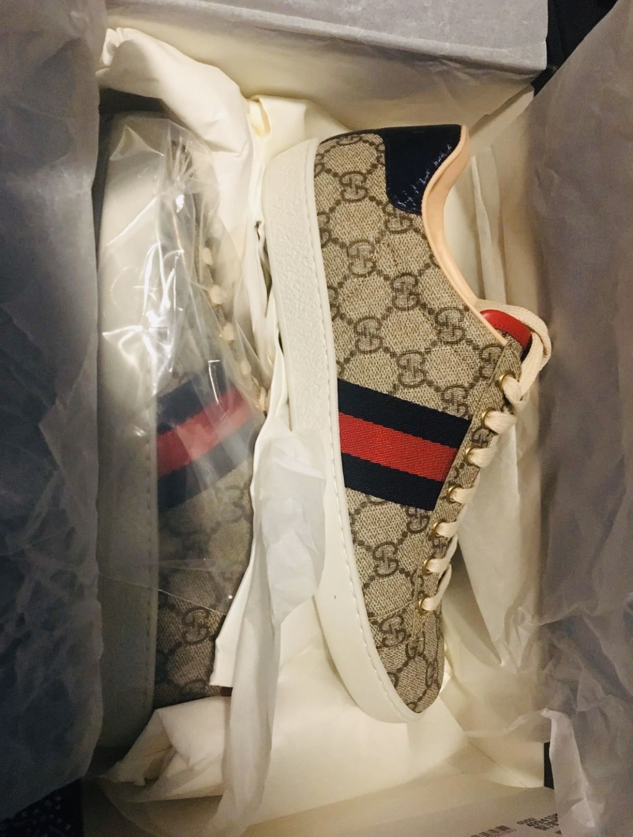 Gucci Supreme GG 38