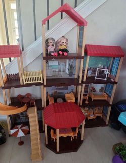 Dollhouse 