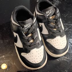 NIKE DUNK LOW " PANDA" TODDLER SHOES WHITE/BLACK/WHITE SIZE 6C