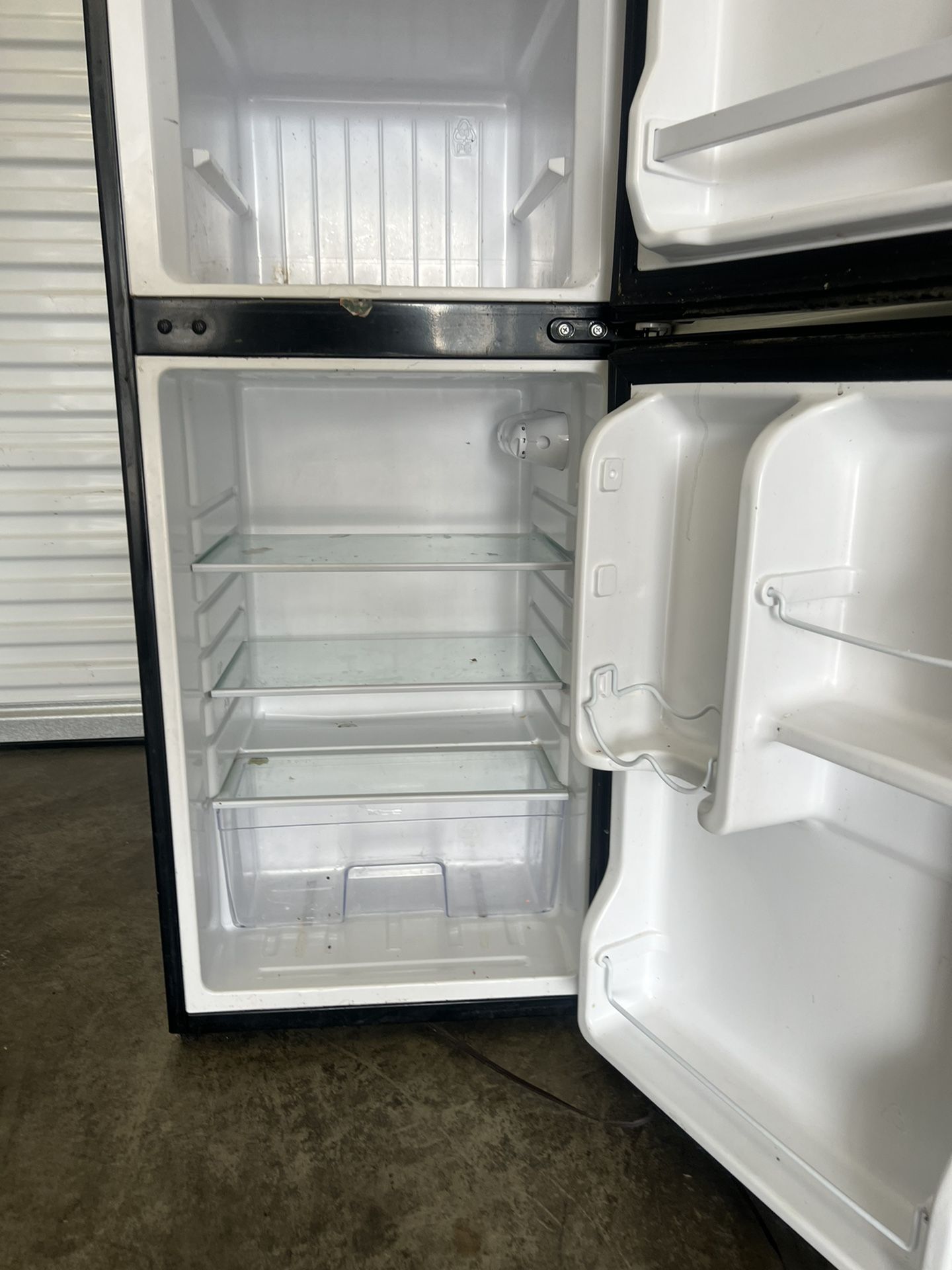 Magic Chef Mini Fridge for Sale in Santa Ana, CA OfferUp
