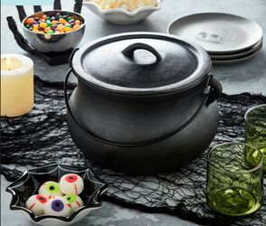 Smith & Clark 4 QT Cast Iron Cauldron Pot Halloween Viral NWT