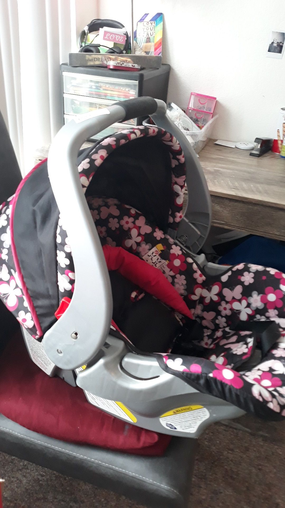 Baby Trend car seat w/base