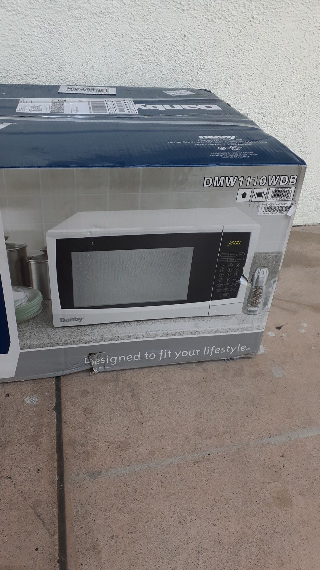 Danby 1110w microwave