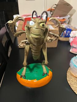 1998 Thinkway Toys Disney Pixar A Bugs Life Electronic Talking Hopper Room Guard