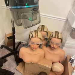 Wig mannequins 