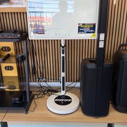 New Box - Screen Mobile 32 inchs - Financing Available 