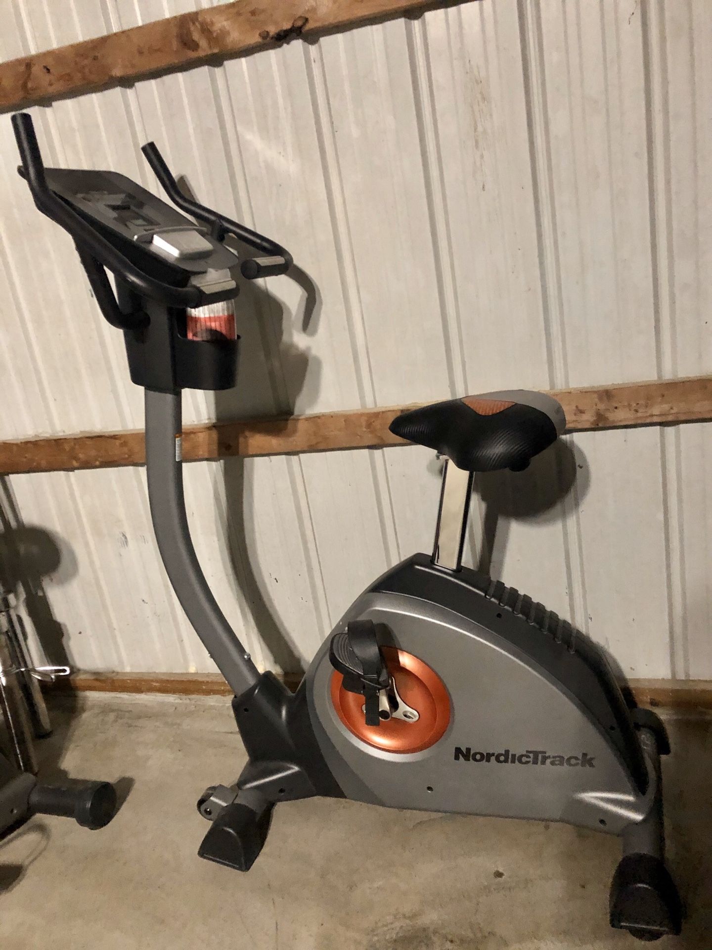 Exercise bike upright cardio