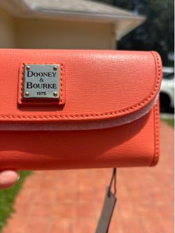Dooney & Bourke wallet: Coral