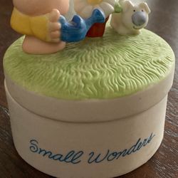 Official Vintage 1982 Ziggy small wonders porcelain handpainted Figurines trinket box