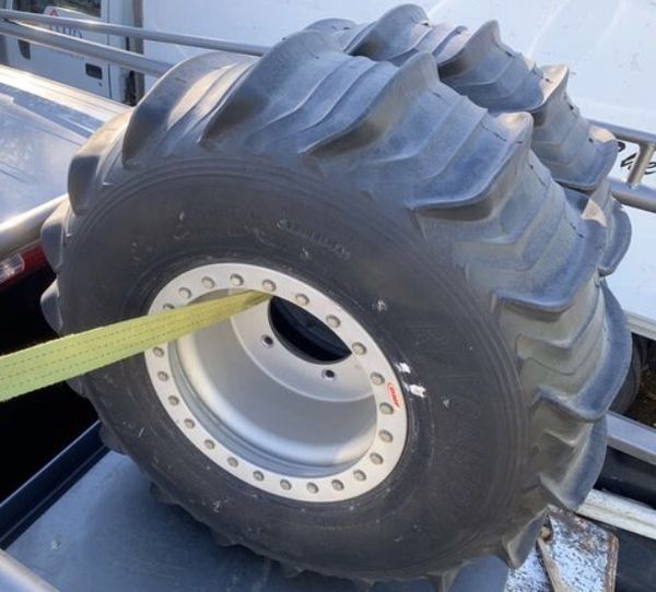 Sand paddle tires and bead lock rims $300 for Sale in San ...