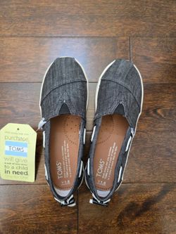 Toms Shoes Y 1.5 - brand new black chambray