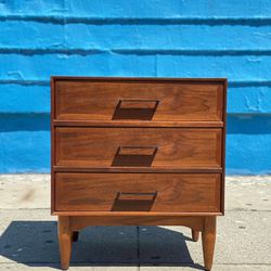 Mid Century Chest Of Drawers 