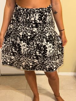 Black & White Abstract Floral Leopard Print Stretch Knee-Length Skirt - Medium (30" Waist)