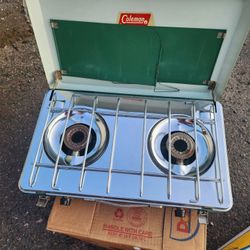 Coleman Vintage LP GAS Camp Stove 2 Burner, LIKE NEW