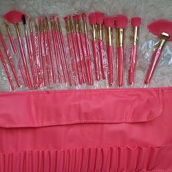 24 Piece Brush Set