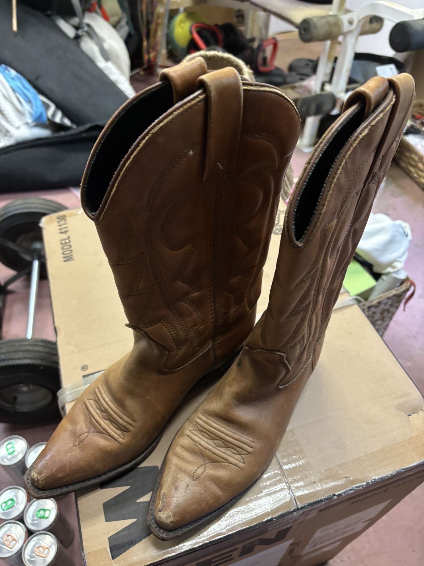 LOW PRICE MOVING- $400 Retail Genuine Leather vittorio ricci cowboy boots