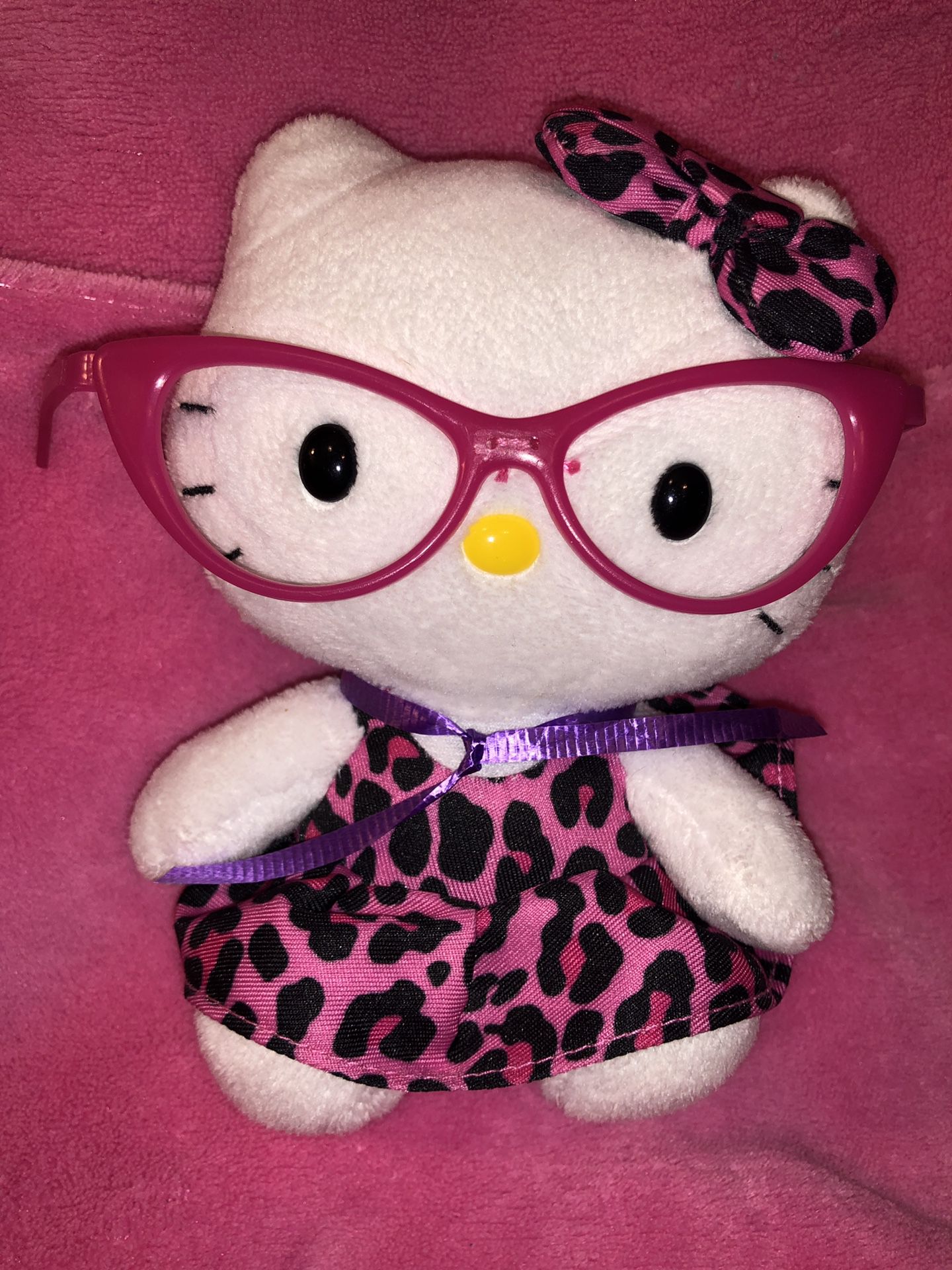 Hello Kitty 6.5” tall pink dress with matching hair bow and glasses plush doll toy $6 sale! 🥳